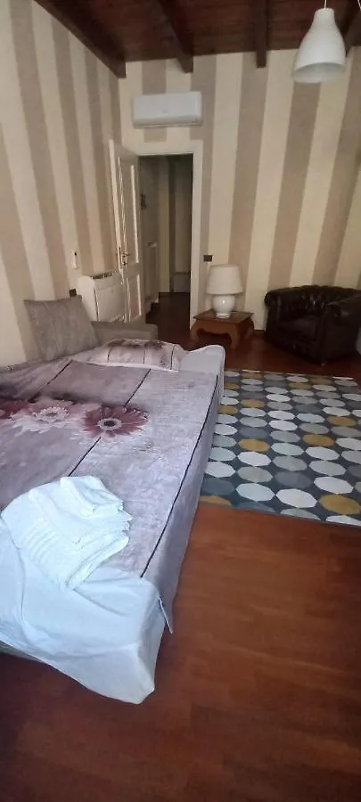Daisy Apartment In Centro A كومو