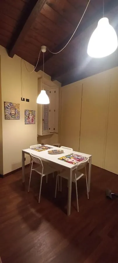 Daisy Apartment In Centro A كومو 0*,